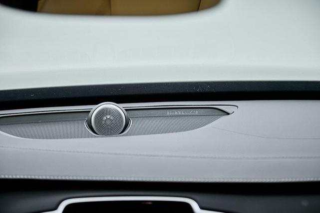 Photo of 2022 Onyx Black Metallic Volvo XC90 Recharge Plug-In Hybrid