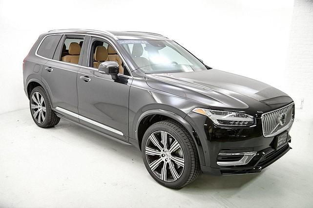 Photo of 2022 Onyx Black Metallic Volvo XC90 Recharge Plug-In Hybrid