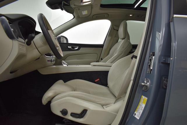 Photo of 2022 Grey Volvo XC60 Recharge Plug-In Hybrid
