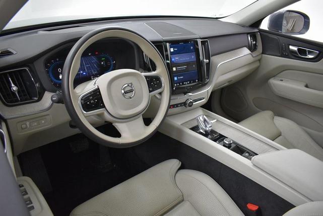 Photo of 2022 Grey Volvo XC60 Recharge Plug-In Hybrid
