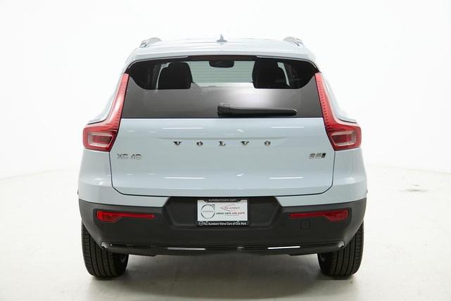 Photo of 2024 Cloud Volvo XC40