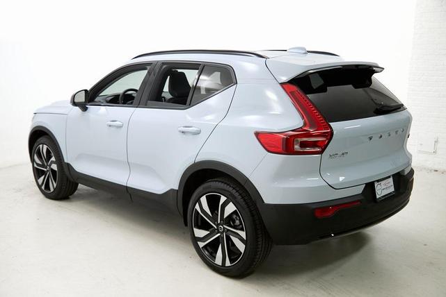 Photo of 2024 Cloud Volvo XC40
