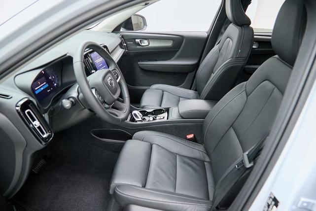 Photo of 2024 Cloud Volvo XC40