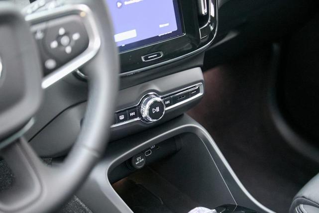 Photo of 2024 Cloud Volvo XC40