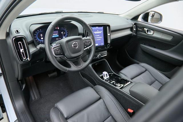 Photo of 2024 Cloud Volvo XC40
