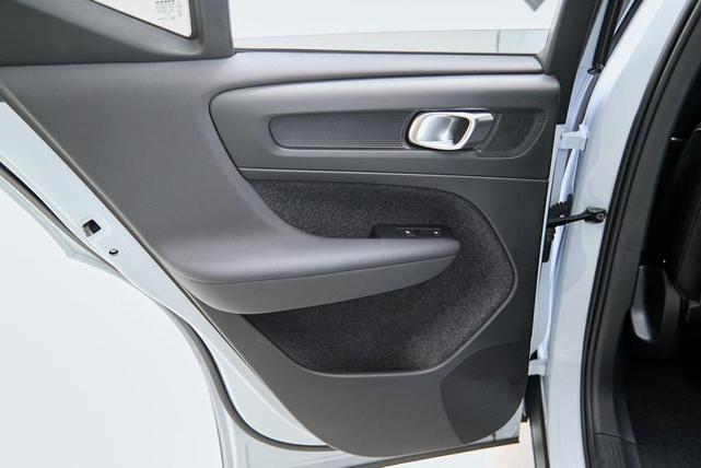 Photo of 2024 Cloud Volvo XC40