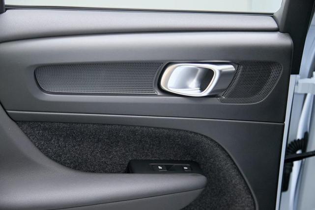 Photo of 2024 Cloud Volvo XC40