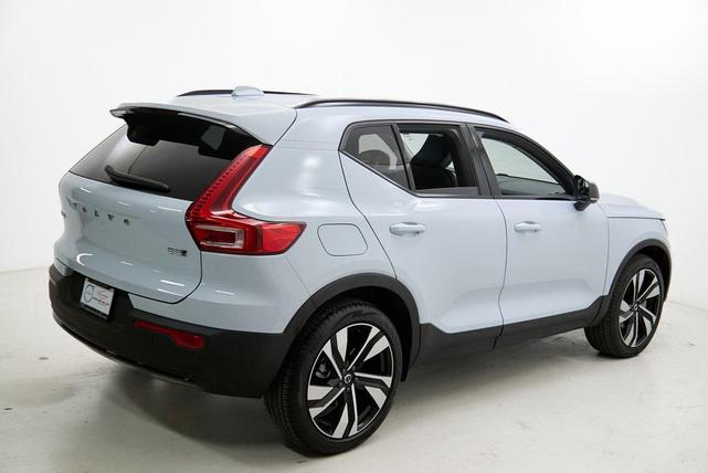 Photo of 2024 Cloud Volvo XC40
