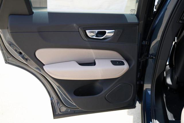 Photo of 2026 Denim Blue Metallic Volvo XC60