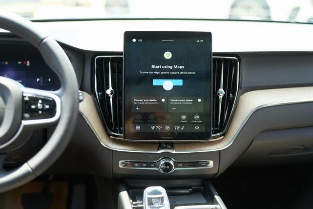Photo of 2026 Denim Blue Metallic Volvo XC60