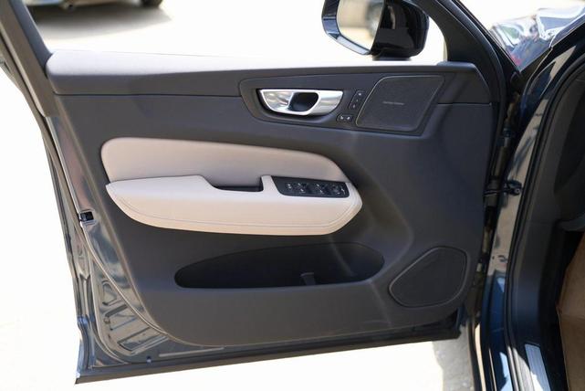 Photo of 2026 Denim Blue Metallic Volvo XC60