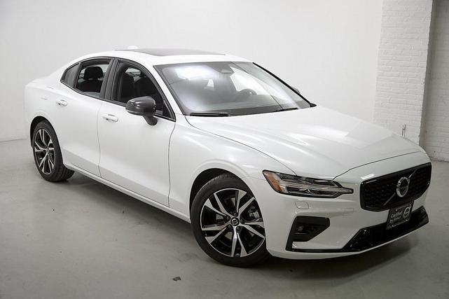 Photo of 2025 Crystal White Pearl Volvo S60