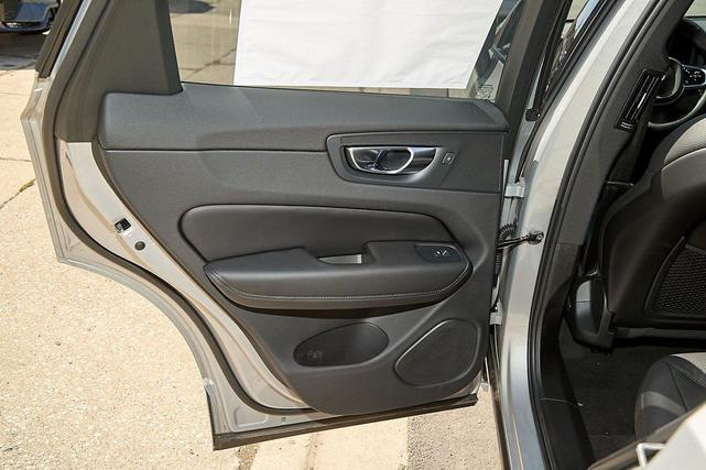 Photo of 2025 Silver Dawn Metallic Volvo XC60
