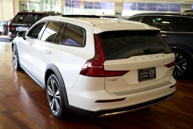 Photo of 2025 Crystal White Pearl Volvo V60 Cross Country