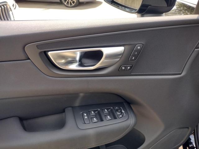 Photo of 2026 Onyx Black Metallic Volvo XC60