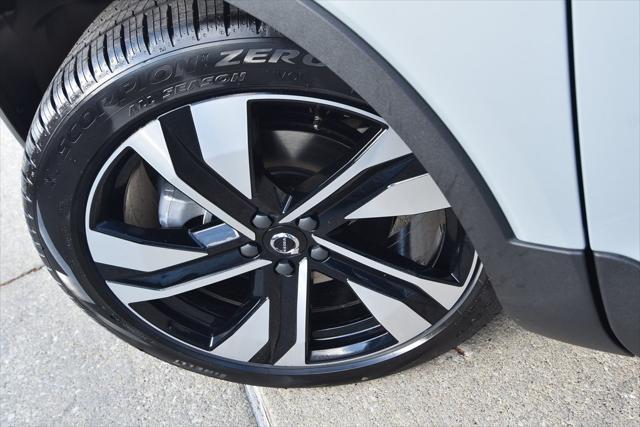Photo of 2025 Vapour Grey Metallic Volvo XC40