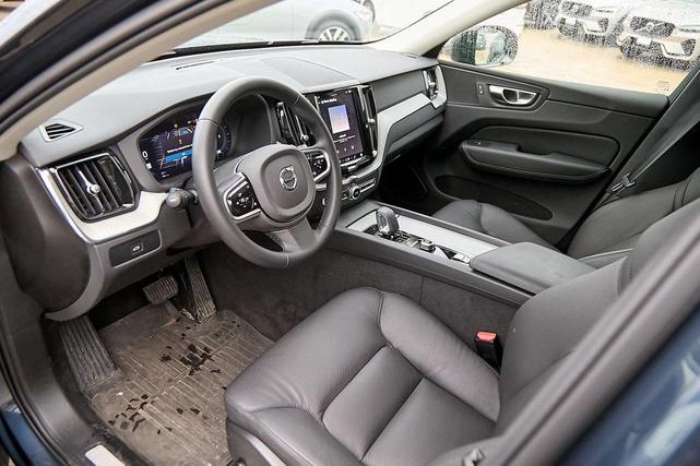 Photo of 2025 Denim Blue Metallic Volvo XC60