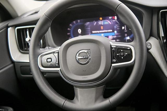 Photo of 2025 Denim Blue Metallic Volvo XC60