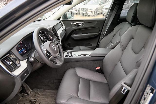 Photo of 2025 Denim Blue Metallic Volvo XC60
