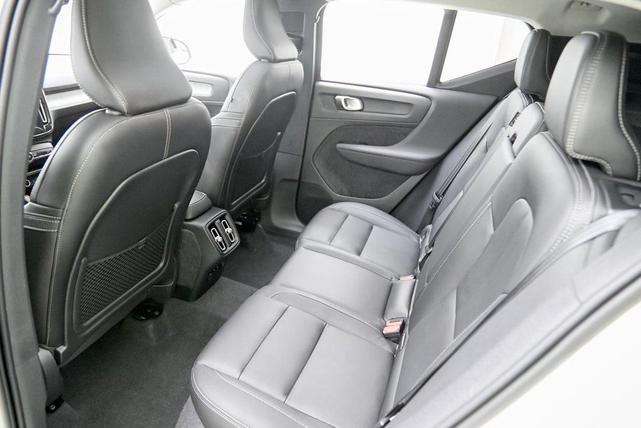 Photo of 2024 Crystal White Metallic Volvo XC40