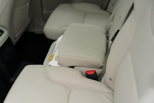 Photo of 2025 Vapour Grey Metallic Volvo XC90 Plug-In Hybrid