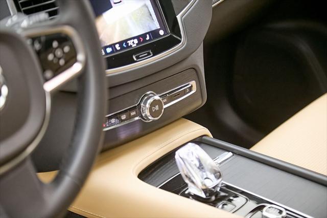 Photo of 2024 Onyx Black Metallic Volvo XC90 Recharge Plug-In Hybrid