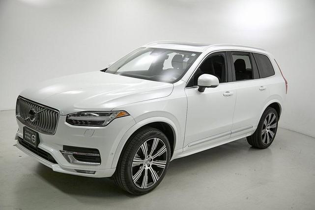Photo of 2023 Crystal White Metallic Volvo XC90