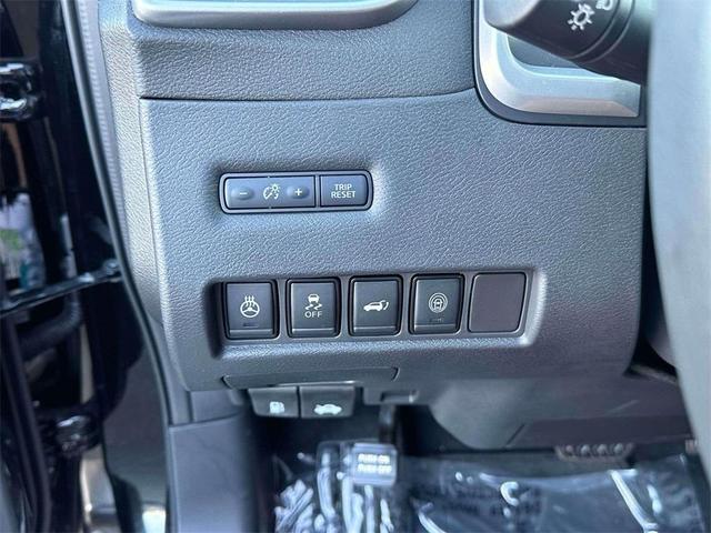 Photo of 2023 Black Nissan Murano