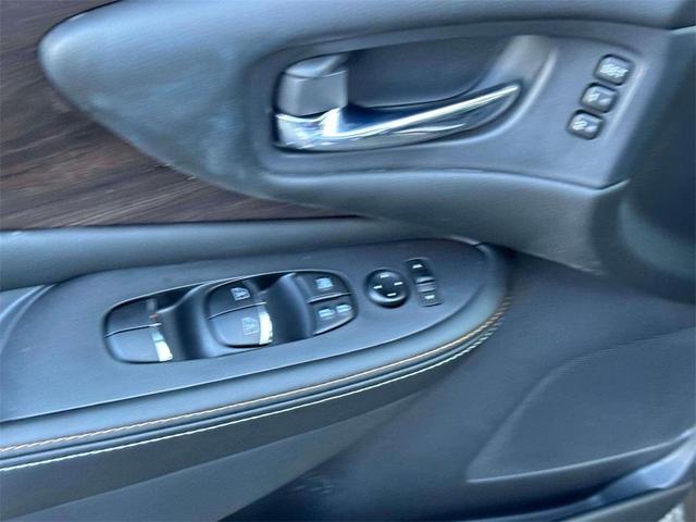 Photo of 2023 Black Nissan Murano