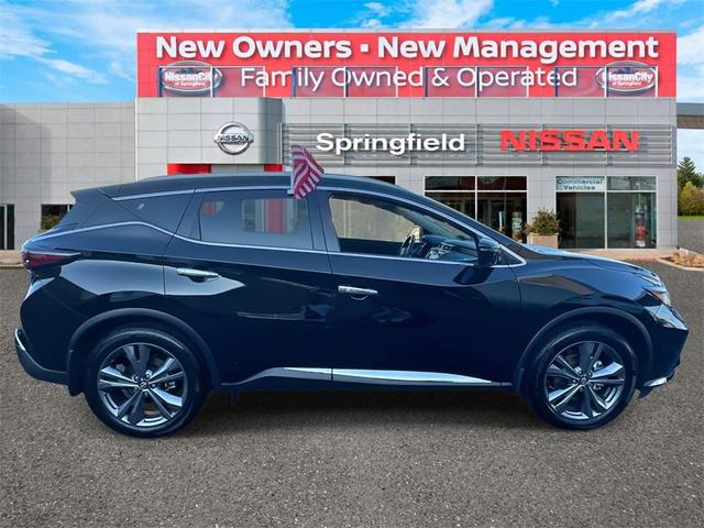Photo of 2023 Black Nissan Murano