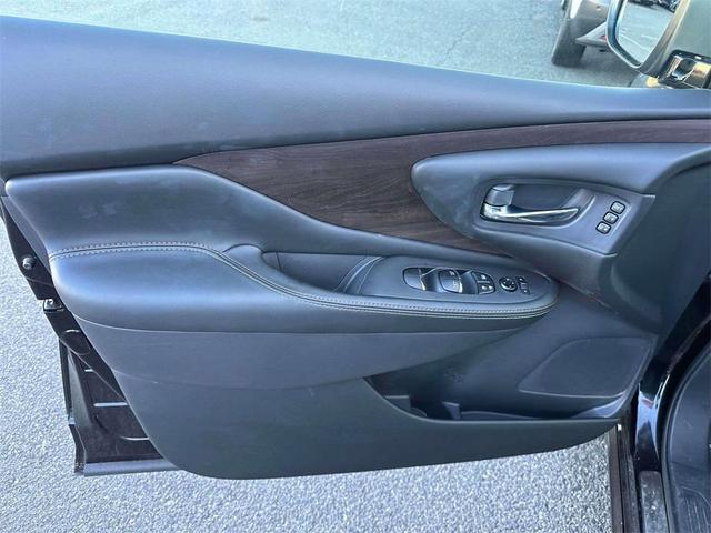 Photo of 2023 Black Nissan Murano