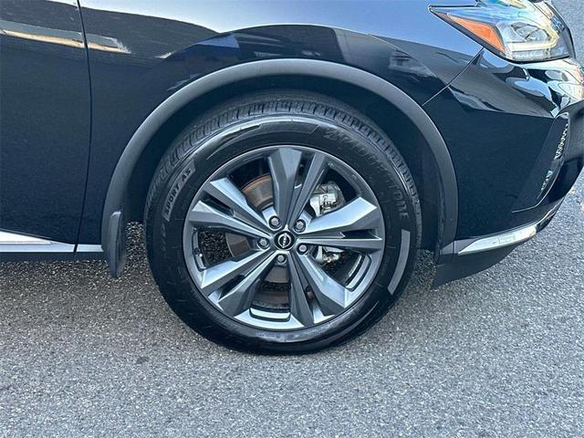 Photo of 2023 Black Nissan Murano