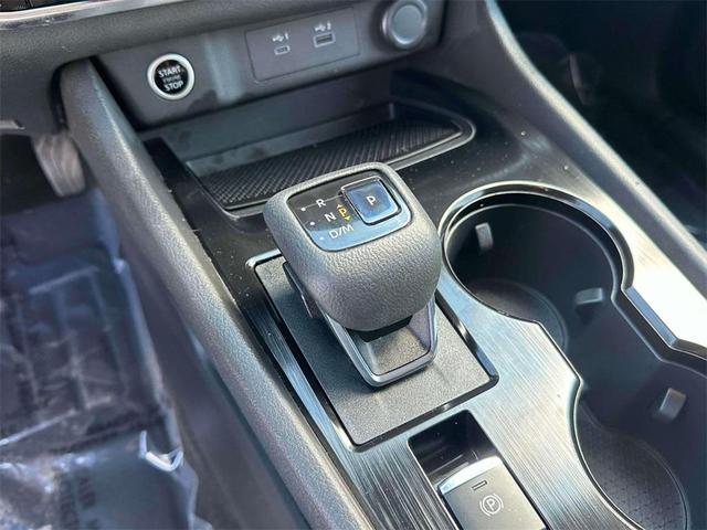 Photo of 2021 White Nissan Rogue