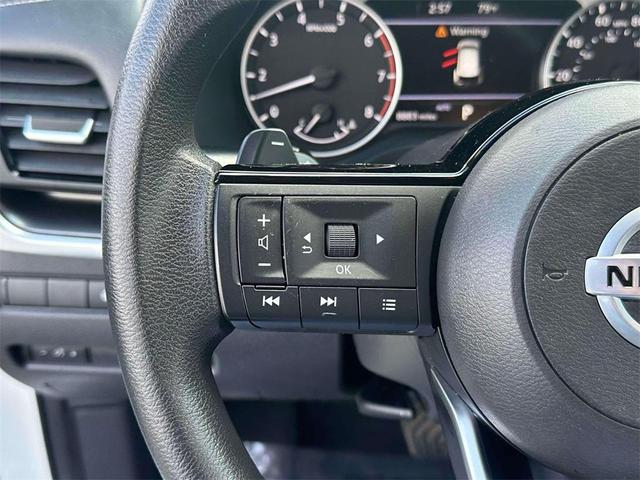 Photo of 2021 White Nissan Rogue
