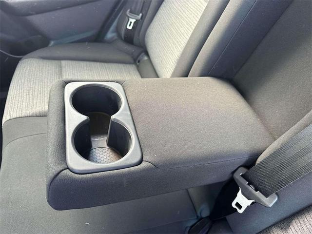 Photo of 2021 White Nissan Rogue