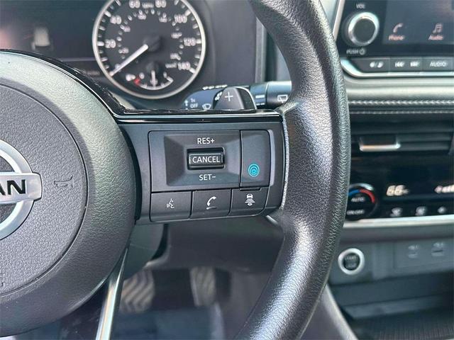 Photo of 2021 White Nissan Rogue