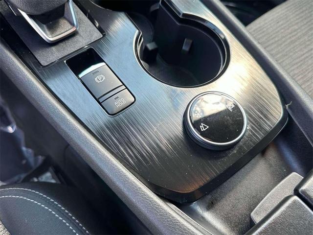 Photo of 2021 White Nissan Rogue