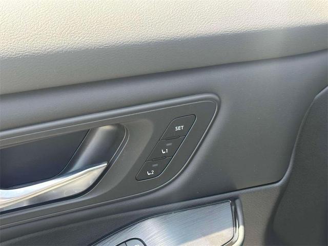 Photo of 2025 Everest White P Nissan Rogue
