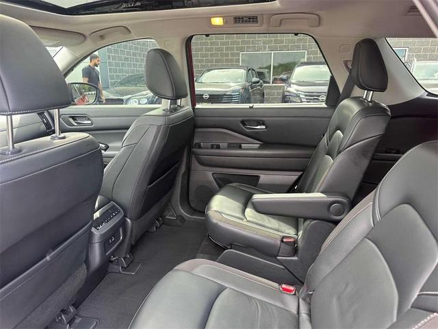 Photo of 2023 Scarlet Ember Nissan Pathfinder
