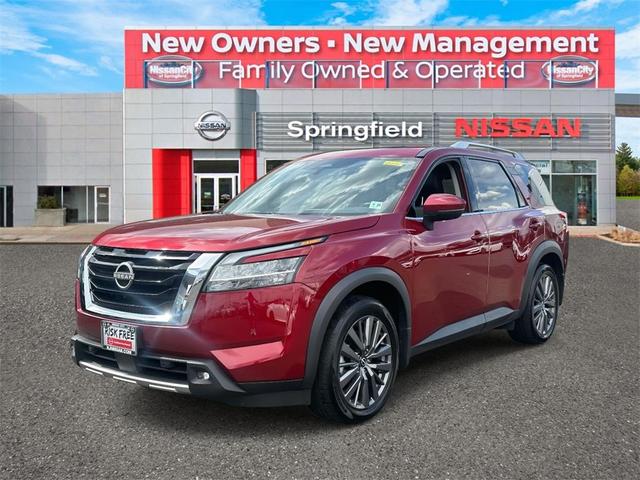 Photo of 2023 Scarlet Ember Nissan Pathfinder