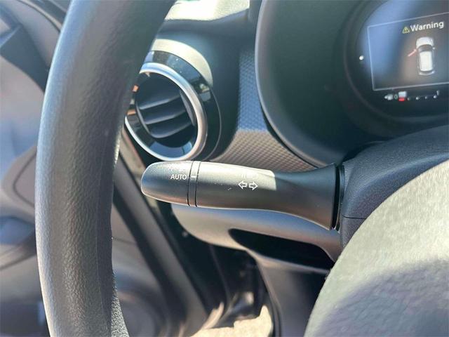 Photo of 2023 Super Black Nissan Kicks