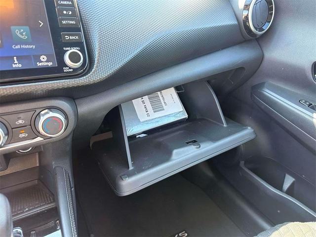 Photo of 2023 Super Black Nissan Kicks