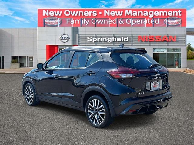 Photo of 2023 Super Black Nissan Kicks