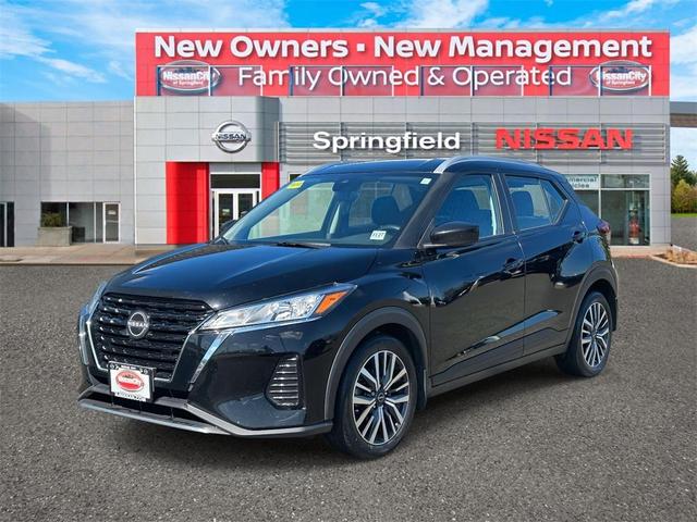 Photo of 2023 Super Black Nissan Kicks