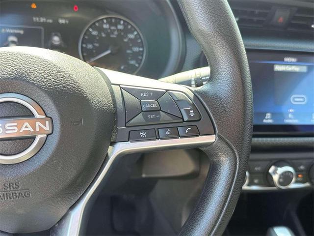 Photo of 2023 Super Black Nissan Kicks
