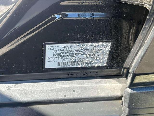Photo of 2023 Super Black Nissan Kicks