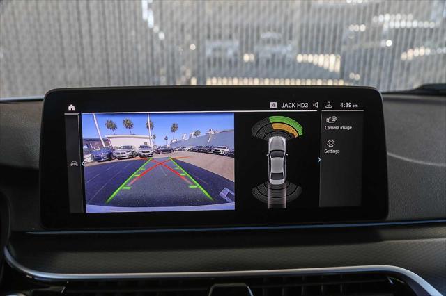 Photo of 2022 White BMW 530e