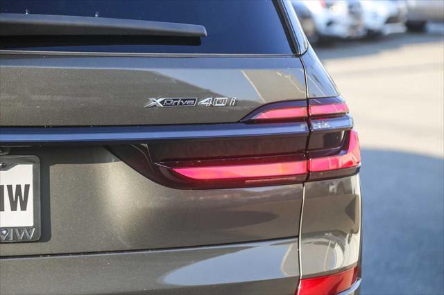 Photo of 2026 Green BMW X7