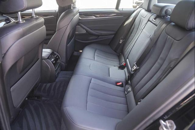 Photo of 2022 Black BMW 530e
