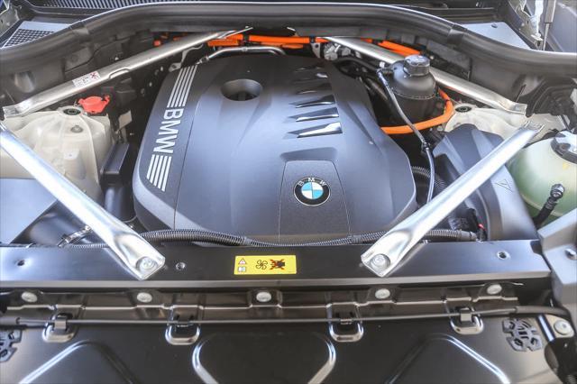 Photo of 2026 White BMW X5 PHEV